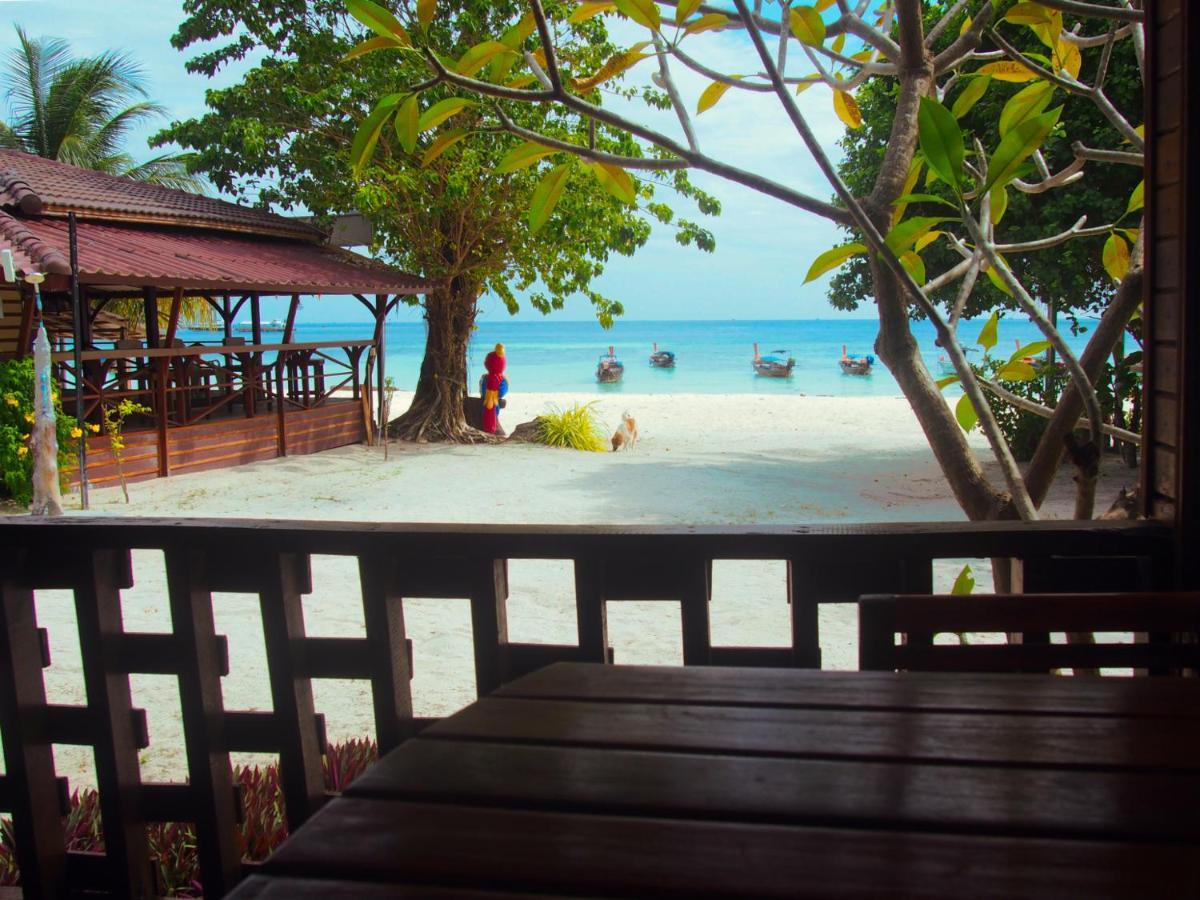 ホテル Chareena Beachside リペ島 エクステリア 写真