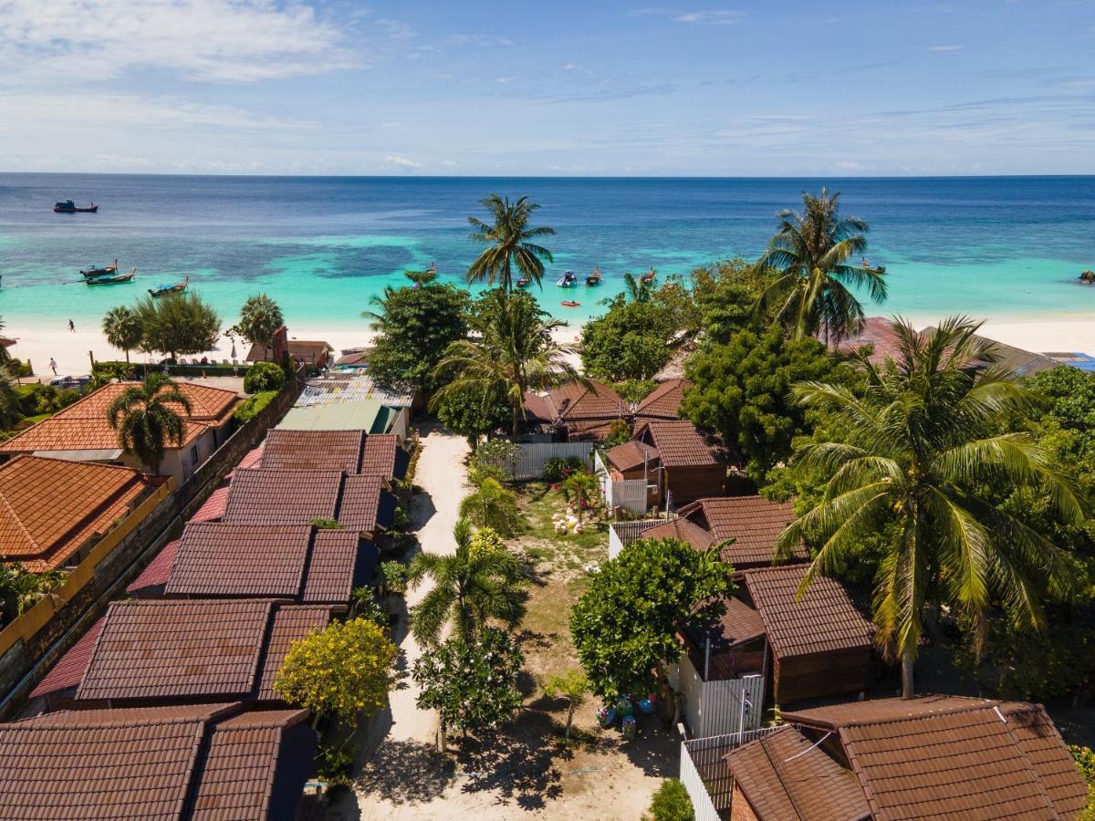 ホテル Chareena Beachside リペ島 エクステリア 写真